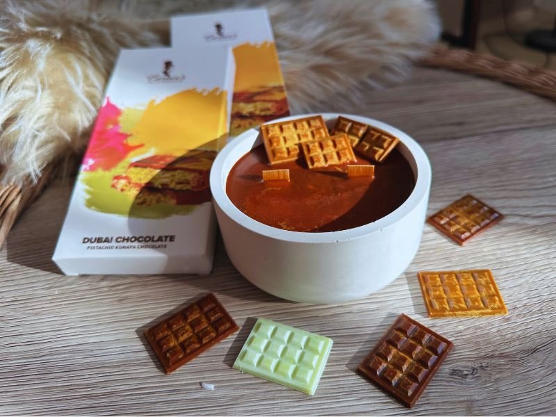 Sójová svíčka v betonu – Dubajská čokoláda