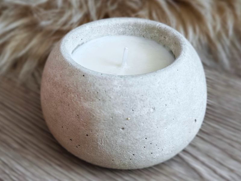 Sójová svíčka v betonu – Koule bez zdobení