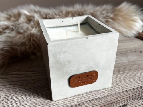 Sójová svíčka v betonu – Krychle bez zdobení