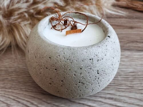 Sójová svíčka v betonu – Koule se zdobením