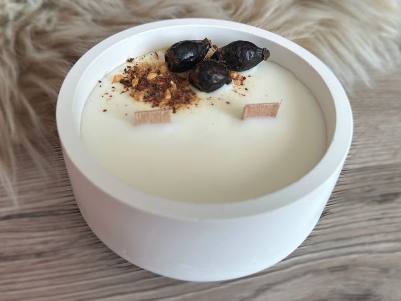 Sójová svíčka v betonu – Podzimní Šípková